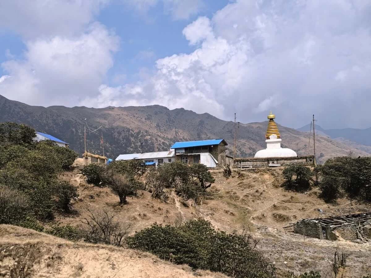 Way to Pikey Peak Trek