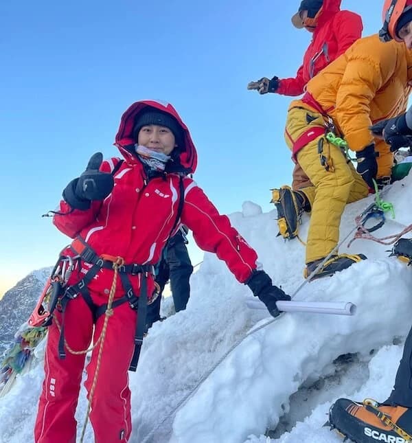 Lobuche Peak